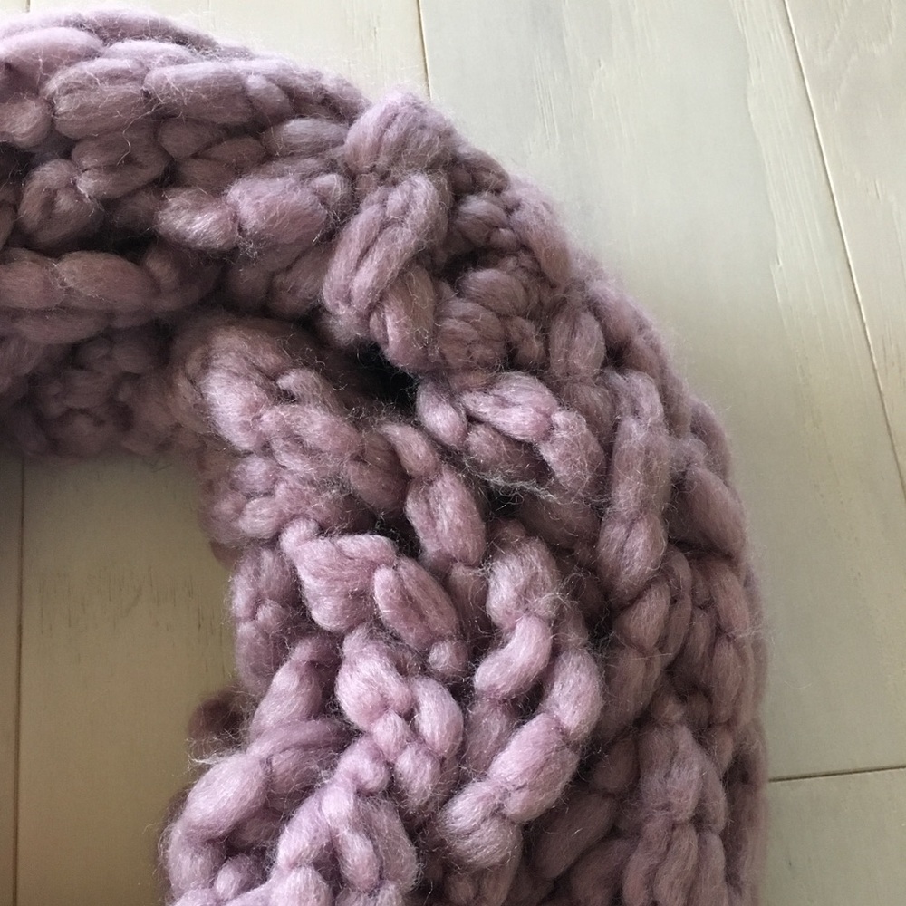 2 HANDMADE Infinity Scarfs - Picture 4 of 5